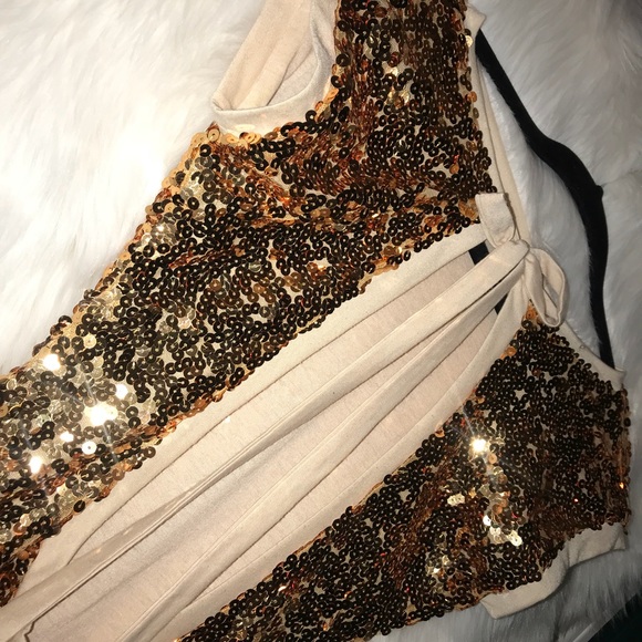 Gold dress. - Picture 1 of 8